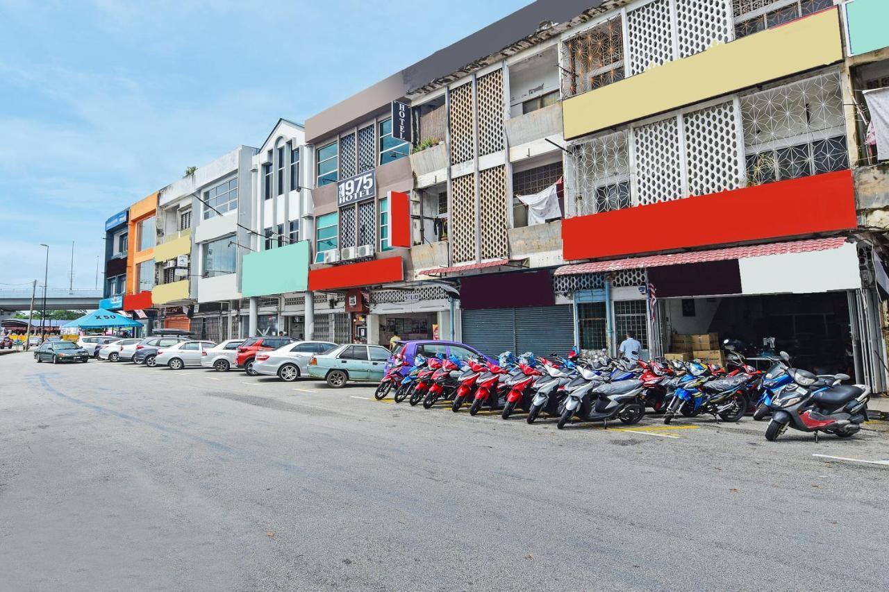 Oyo 90662 The 1975 Hotel Empire Kuantan Exterior foto